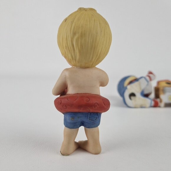 Lot of 4 Enesco Country Cousins Figurines Play Time at Beach Christmas Vntg - Picture 9 of 13